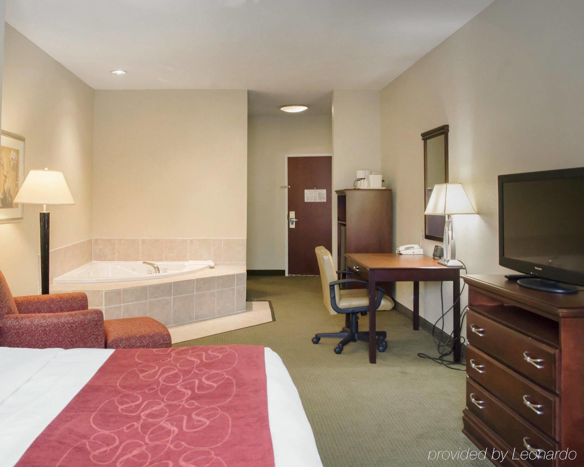 Comfort Suites Dayton-Wright Patterson Bagian luar foto